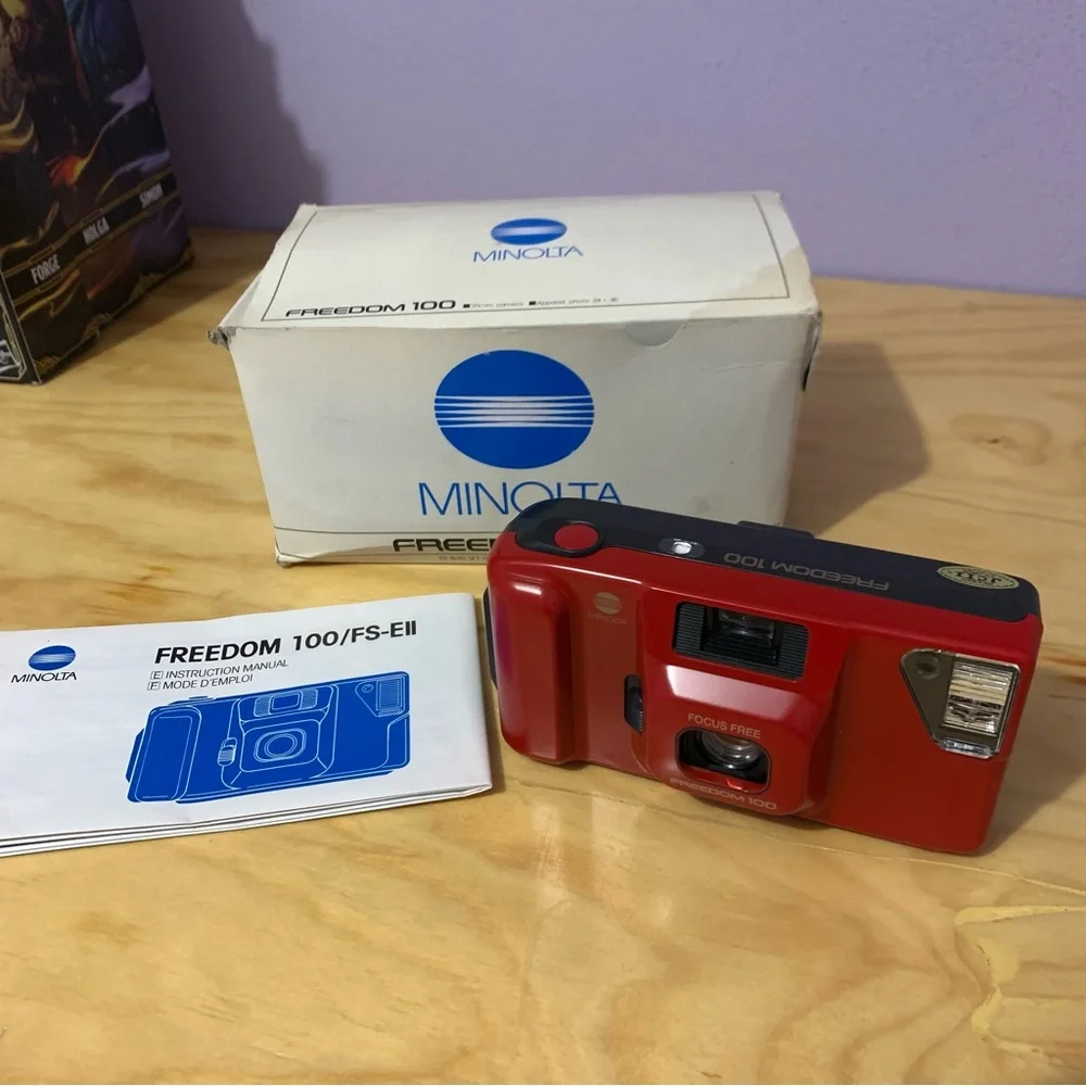 Minolta Red Freedom 100 35mm point-and-shoot film Vintage camera New In Box